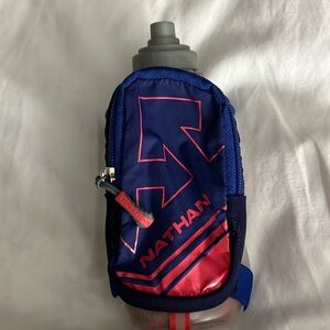 Nathan hand held water bottle